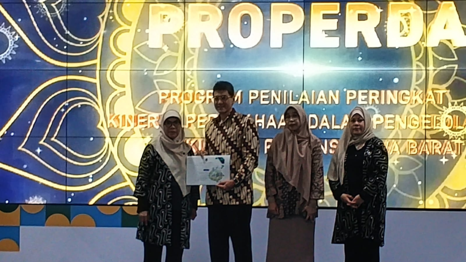 penghargaan PENGHARGAAN